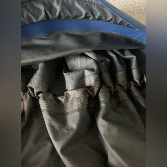 XS Arcteryx Gore-Tex Men’s Jacket (Deep Blue) - Picture 7 of 7